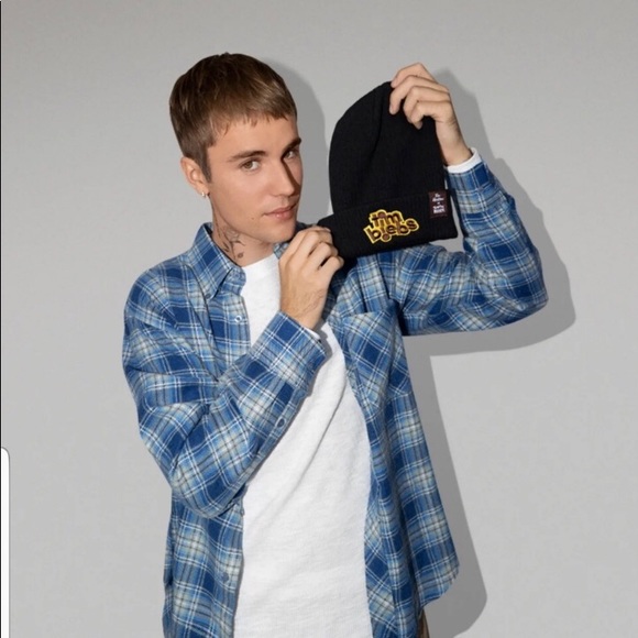Limited Edition Tim Hortons Bieber Gear Set - Picture 4 of 6